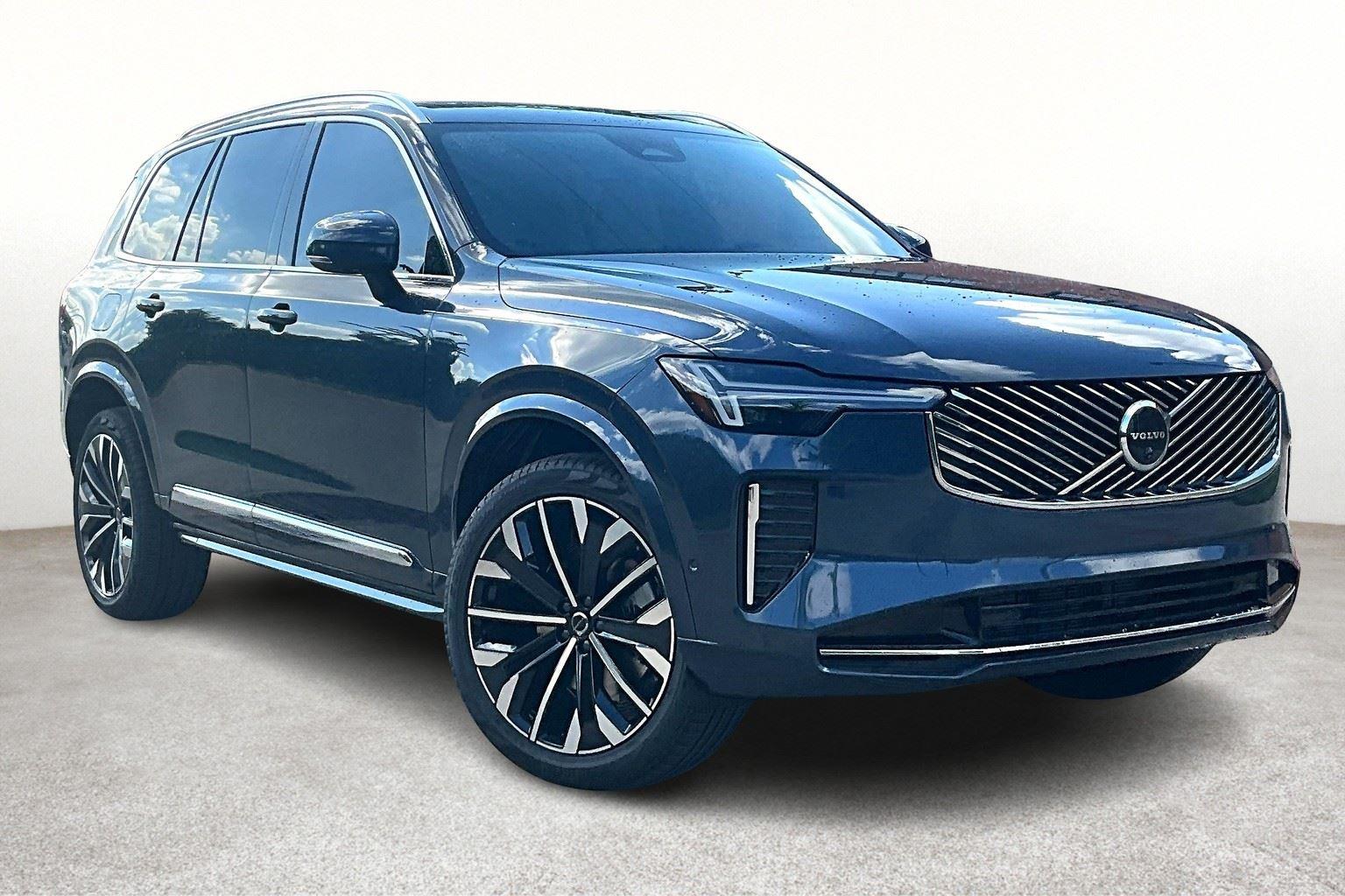 2026 Volvo XC90 Plus photo 2