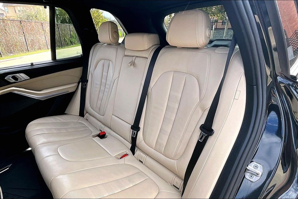 2021 BMW X5 M50i - Photo 37