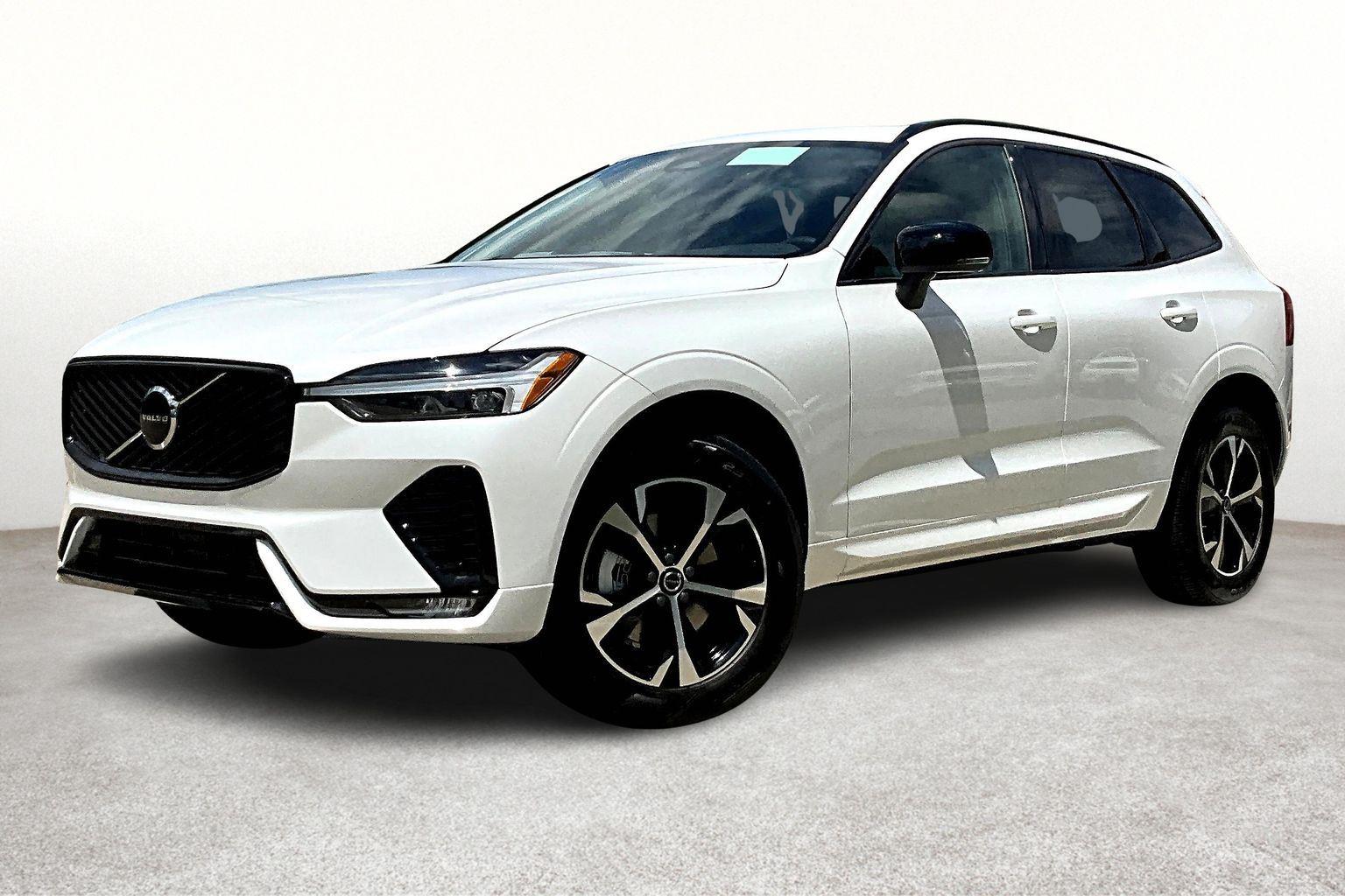 2026 Volvo XC60 B5 Core photo 2