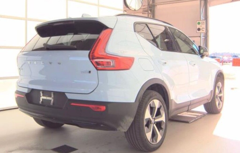 Used 2025 Volvo XC40 B5 Plus Dark Theme SUV