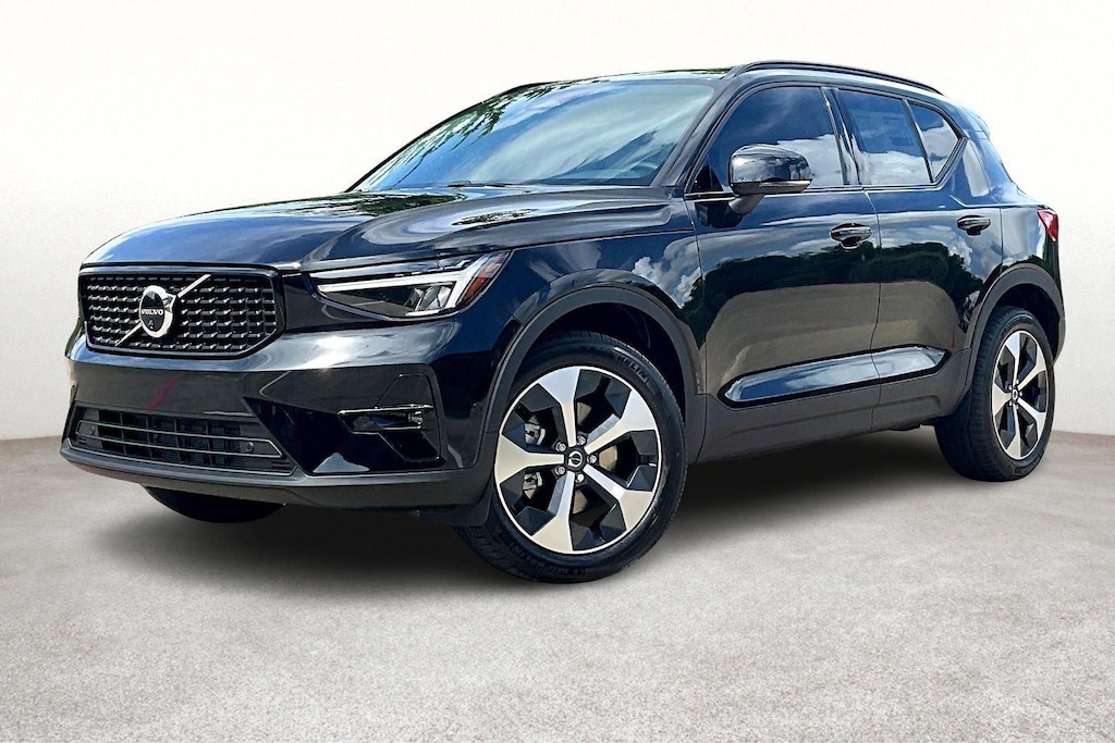 New 2026 Volvo XC40 B4 Plus SUV