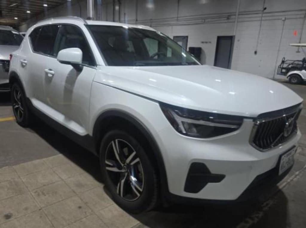 Used 2025 Volvo XC40 Core Bright Theme SUV