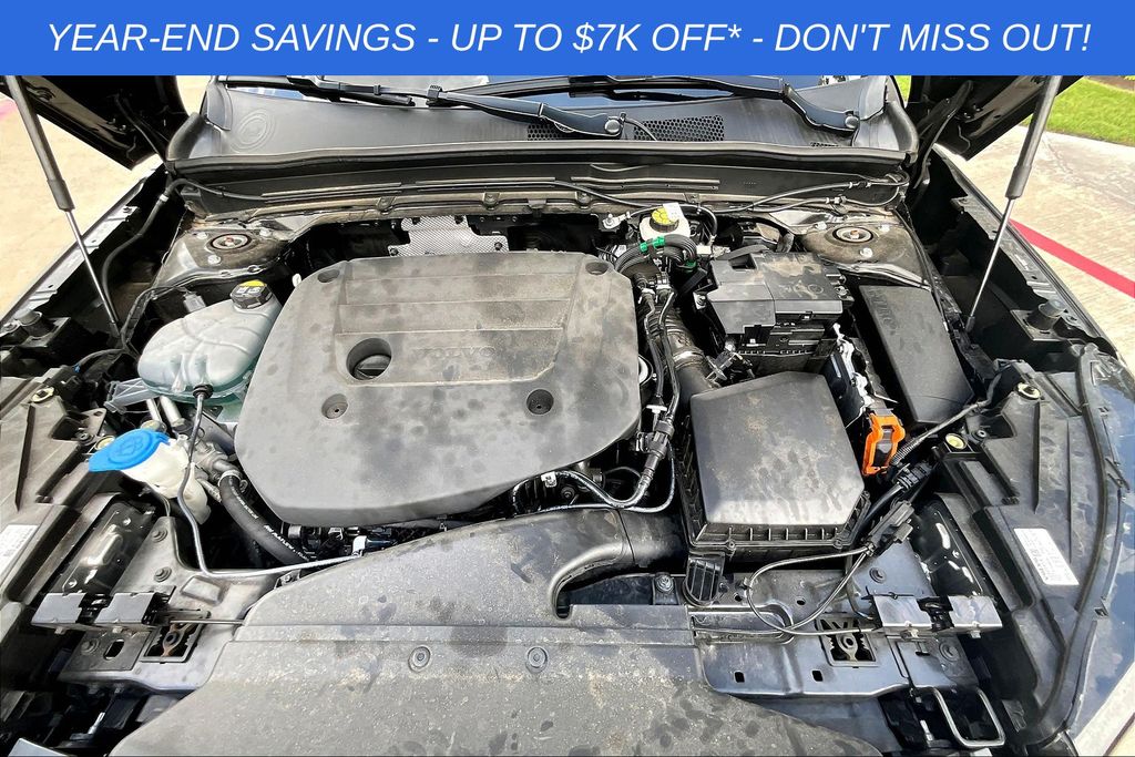 2025 Volvo XC40 Core - Photo 29