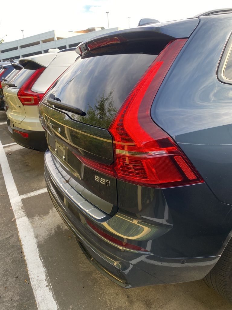 2024 Volvo XC60 B5 Plus photo 3