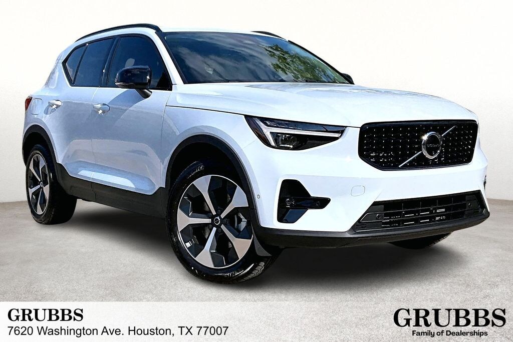 New 2026 Volvo XC40 B5 Plus SUV