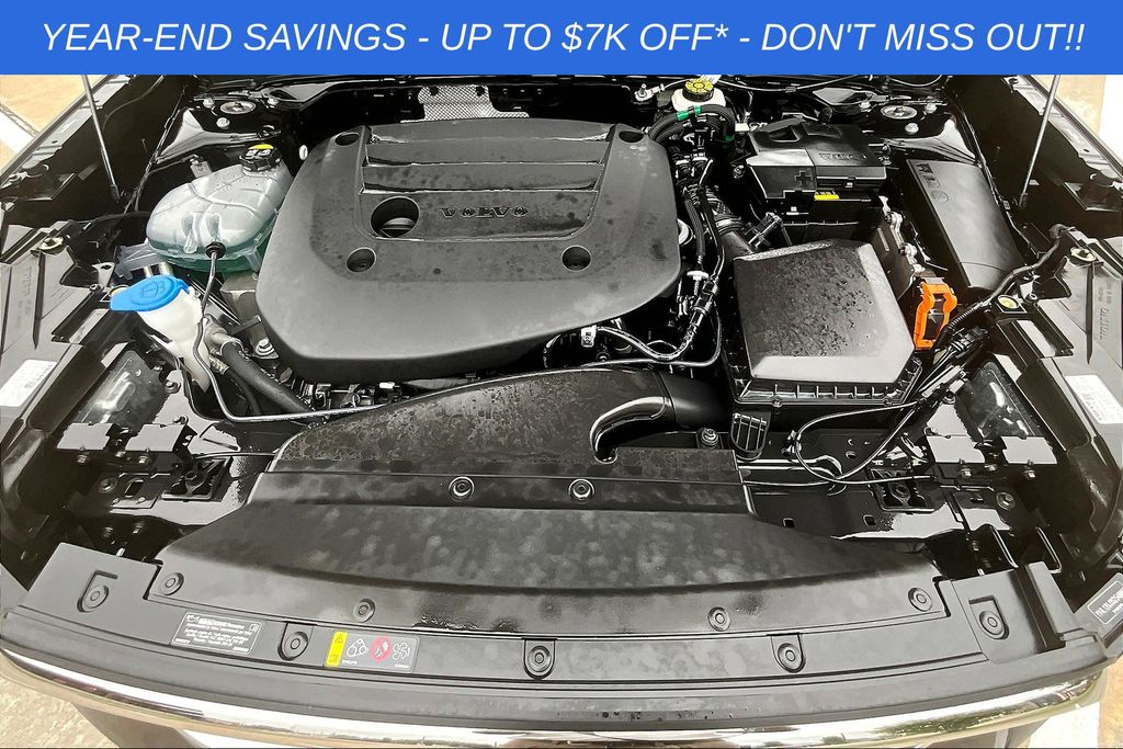 2025 Volvo XC40 Core - Photo 29