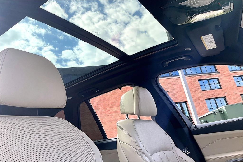2021 BMW X5 M50i - Photo 24