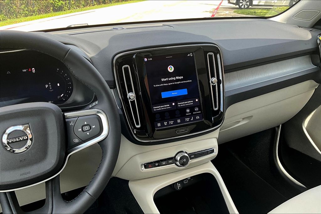 2026 Volvo XC40 Plus - Photo 13