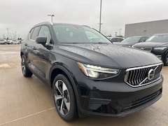 2025 Volvo XC40 B5 Core Bright Theme SUV