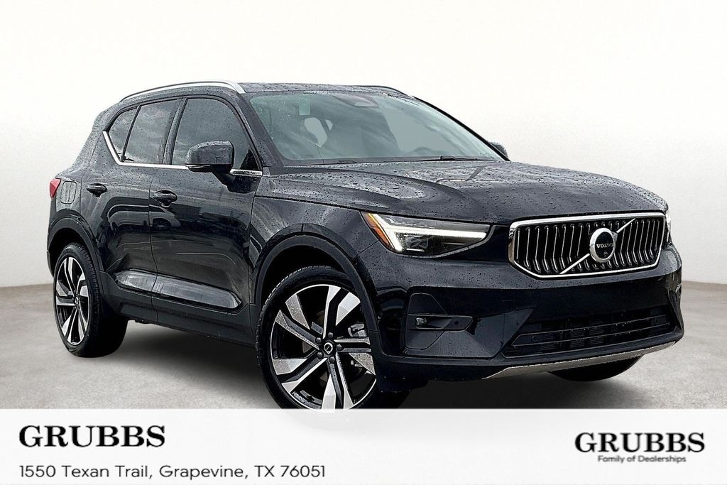 Used 2025 Volvo XC40 B5 Ultra Bright Theme SUV