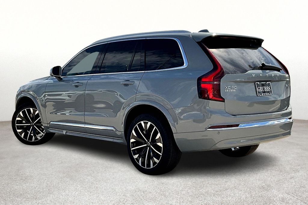 2026 Volvo XC90 Plus photo 3