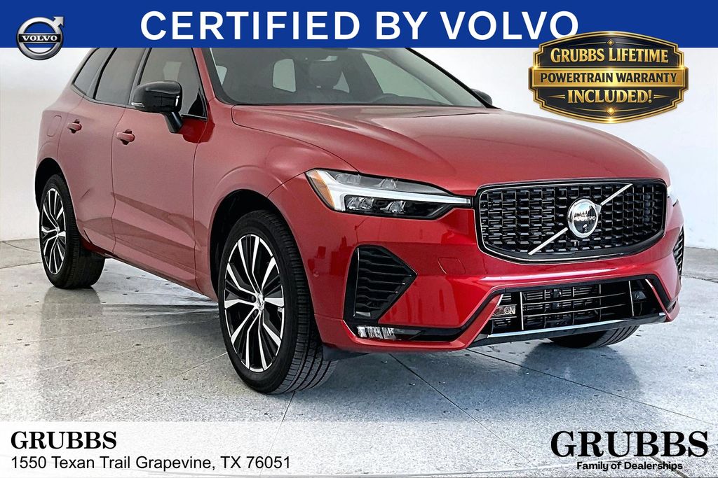 2024 Volvo XC60 B5 Ultimate Dark Theme AWD's photo