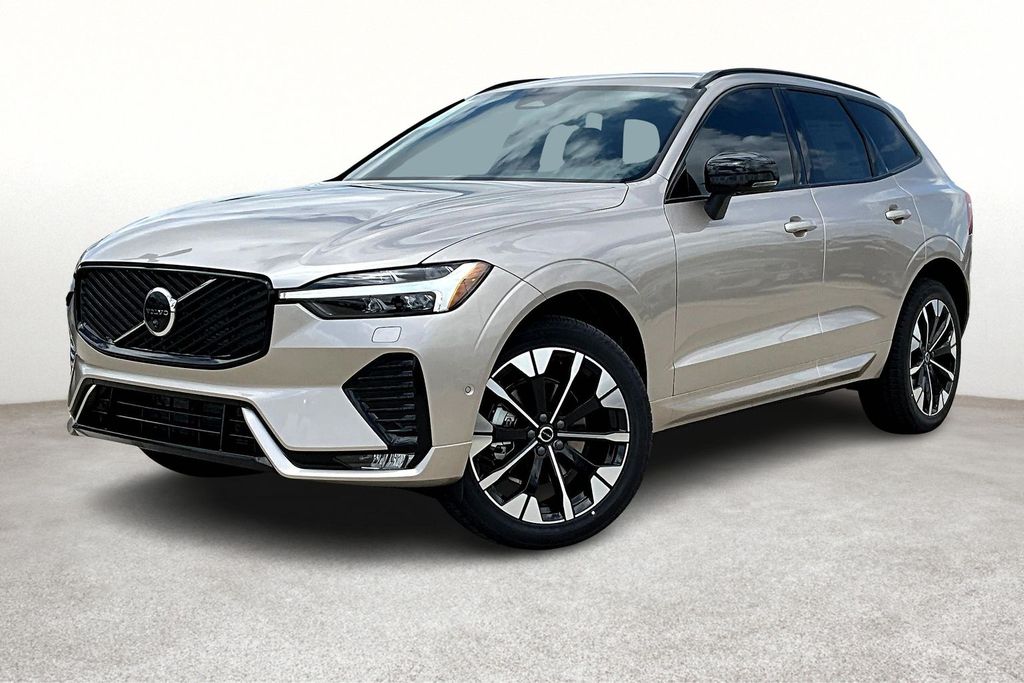 2026 Volvo XC60 B5 Plus photo 2