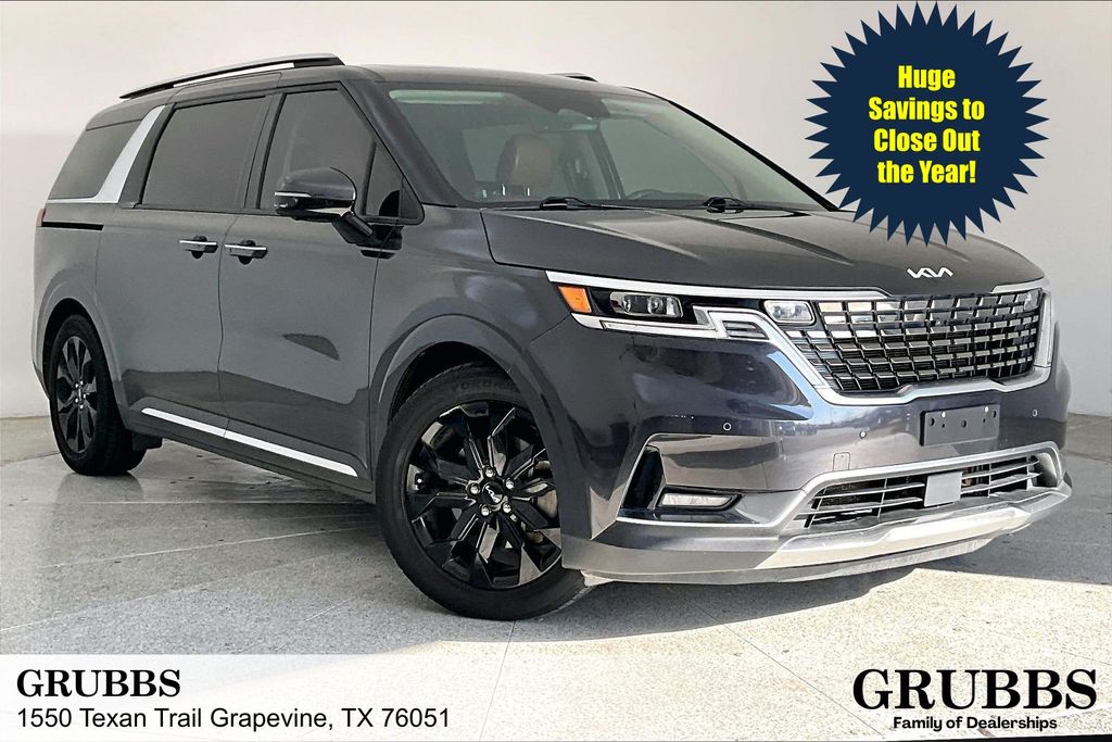 2022 Kia Carnival SX Prestige's photo