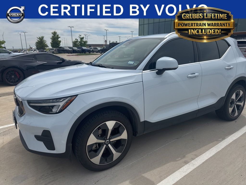 2024 Volvo XC40 B5 Core Bright AWD's photo