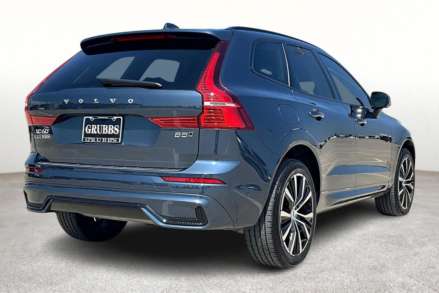 2024 Volvo XC60 Ultimate photo 2