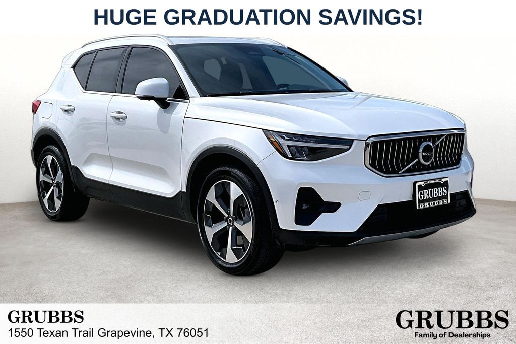 2023 Volvo XC40 B4 Plus Bright's photo