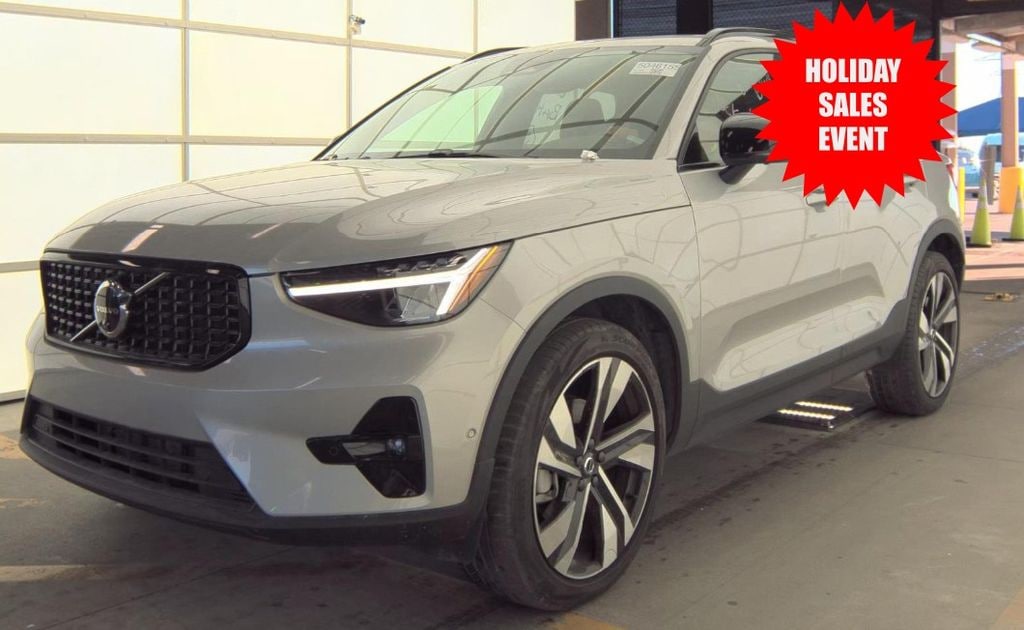 Used 2025 Volvo XC40 B5 Plus Dark Theme SUV