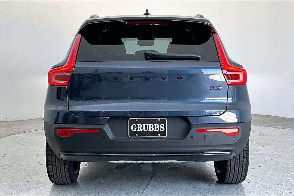 New 2026 Volvo XC40 B5 Ultra Black Edition SUV