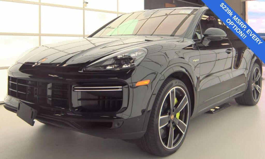 2023 Porsche Cayenne Coup Turbo S E-Hybrid