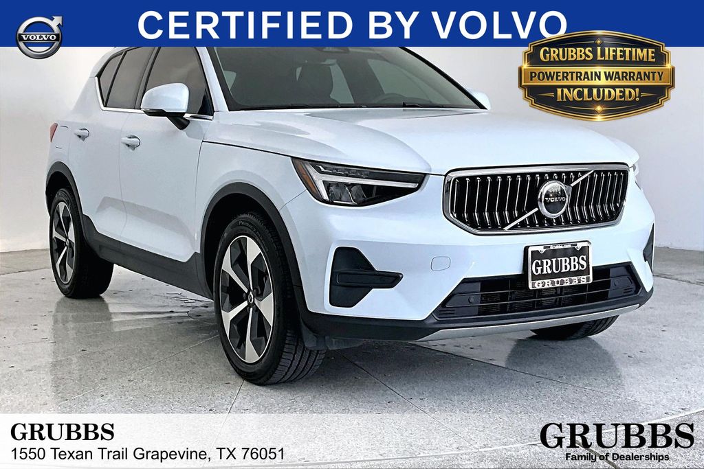 2024 Volvo XC40 B5 Core Bright AWD's photo