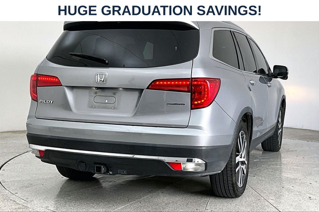 2017 Honda Pilot 2WD Touring's photo