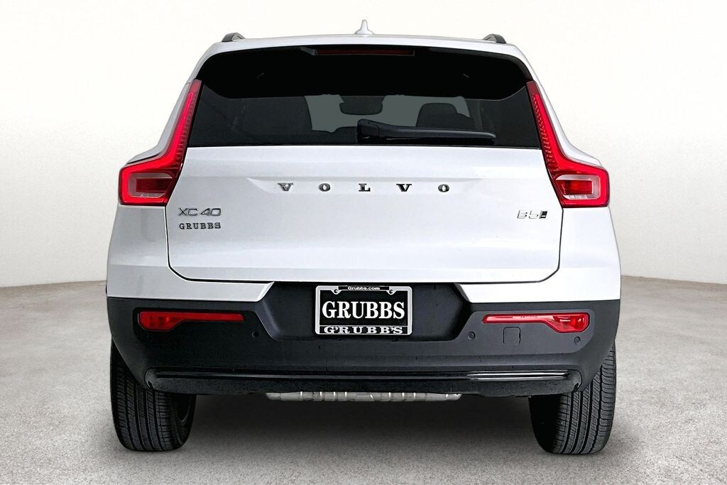 New 2026 Volvo XC40 B5 Plus SUV