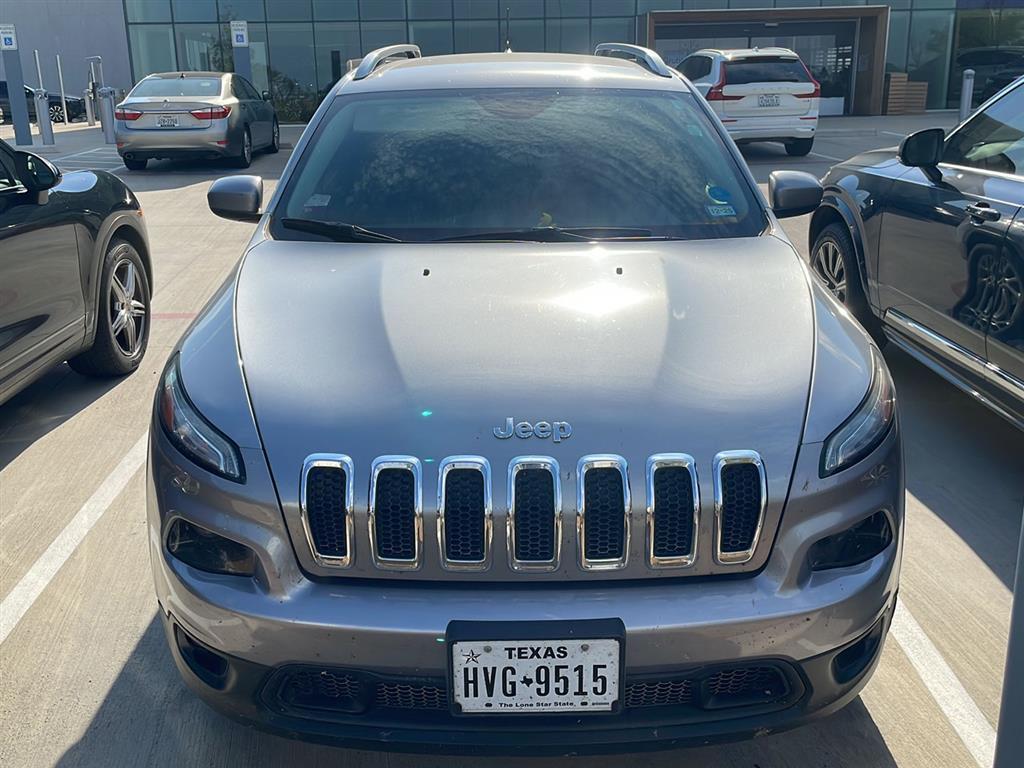2016 Jeep Cherokee Latitude photo 3