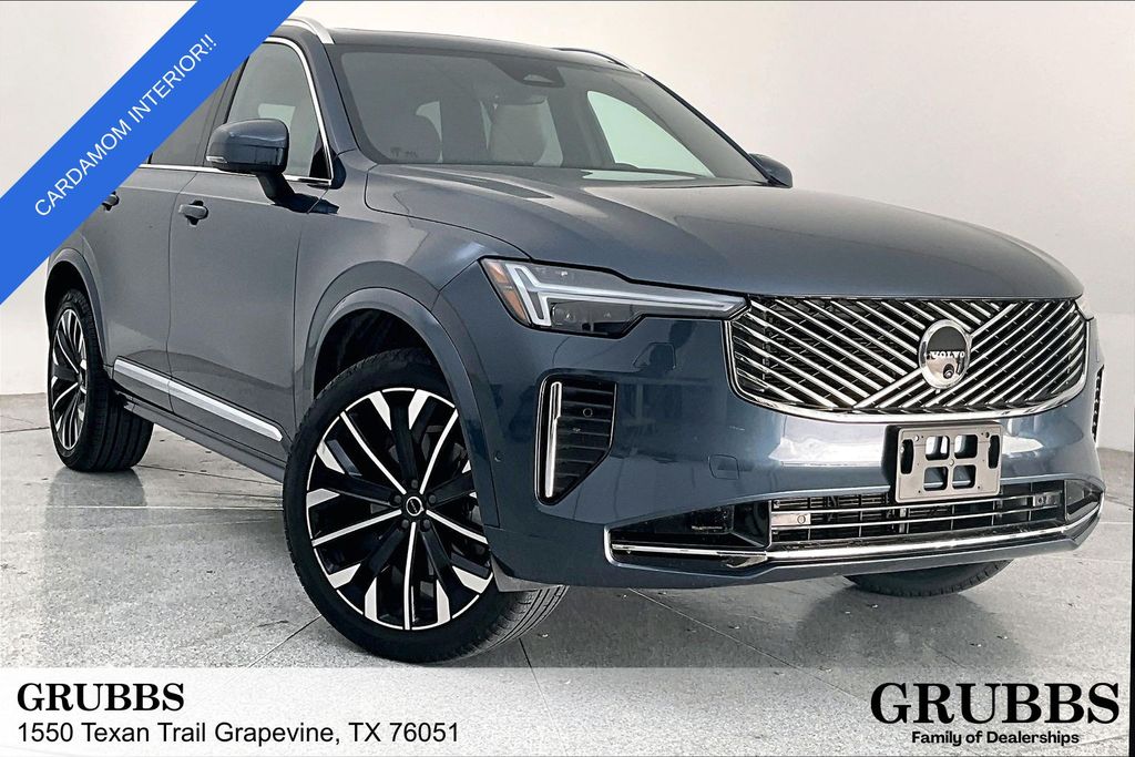 2025 Volvo XC90 Plus's photo