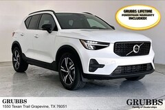 2026 Volvo XC40 B5 Core AWD SUV