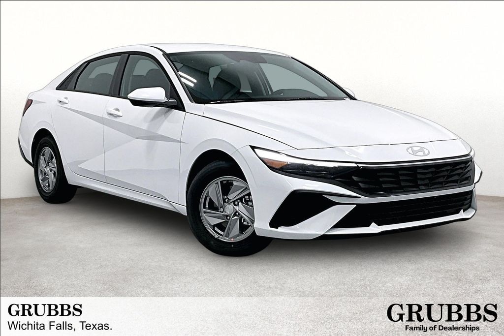 Used 2026 Hyundai Elantra SE Sedan