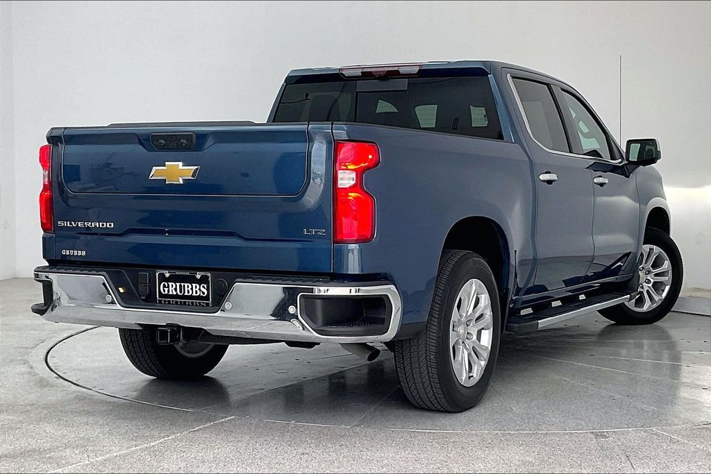 2024 Chevrolet Silverado 1500 LTZ photo 2