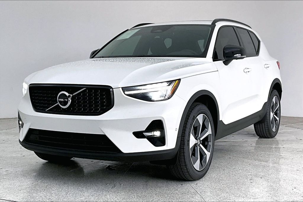 New 2026 Volvo XC40 B5 Plus SUV