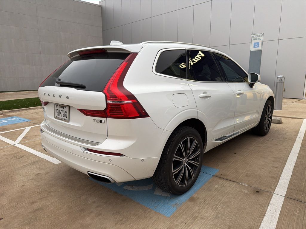 2021 Volvo XC60 T5 Inscription photo 2