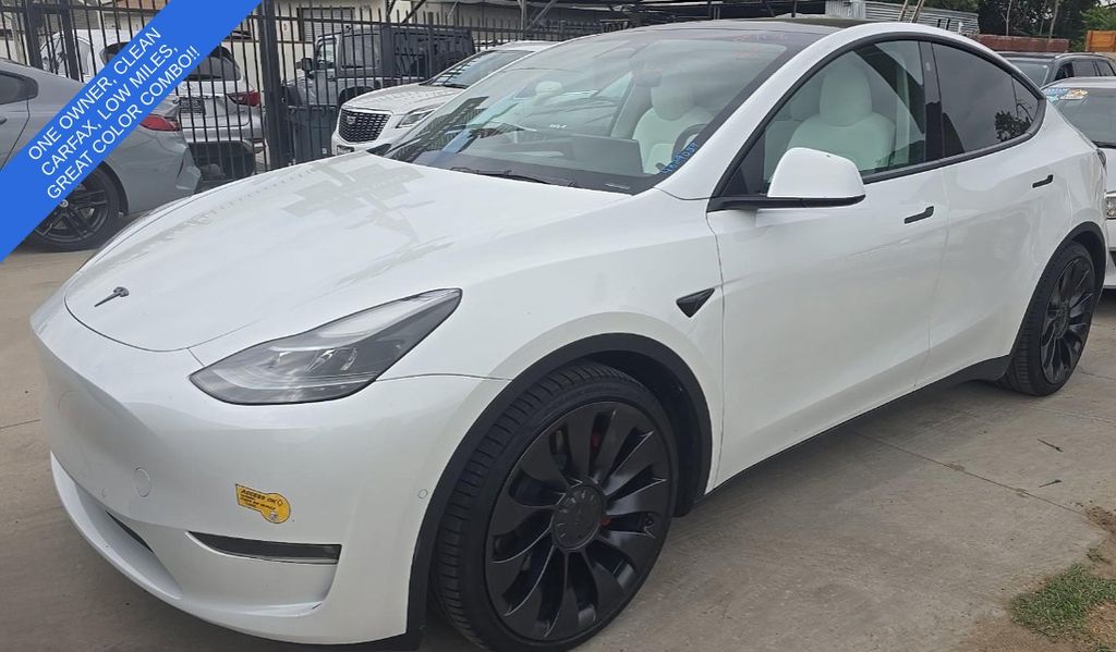 2022 Tesla Model Y Performance Dual Motor All-Wheel Drive's photo