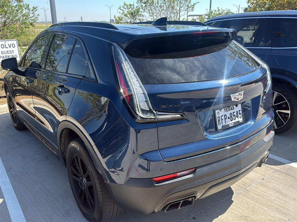 2021 Cadillac XT4 Sport photo 3