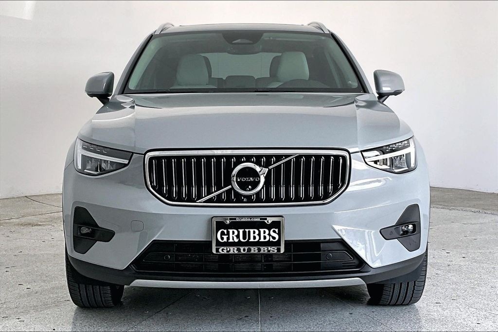Used 2024 Volvo XC40 B5 Plus Bright Theme SUV