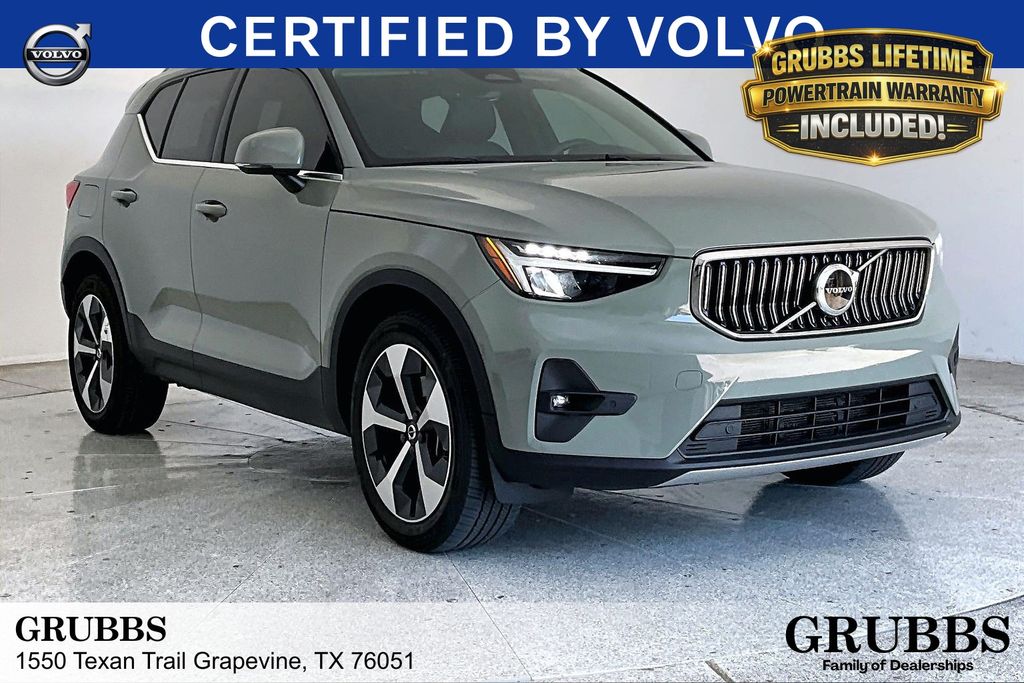 2023 Volvo XC40 B5 Plus Bright AWD's photo