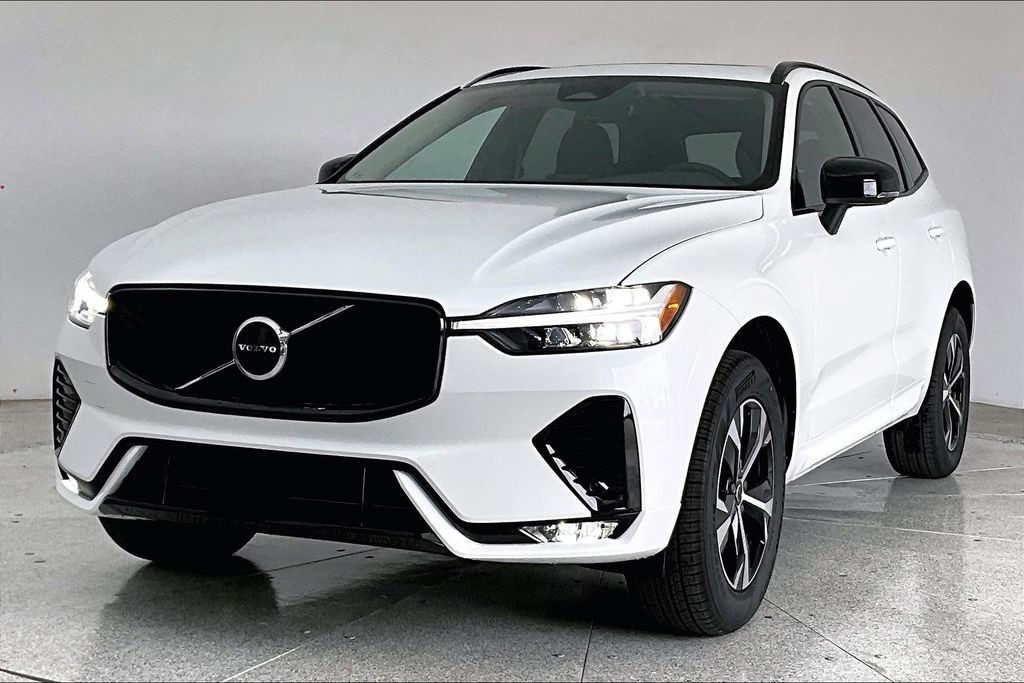 New 2026 Volvo XC60 B5 Core SUV