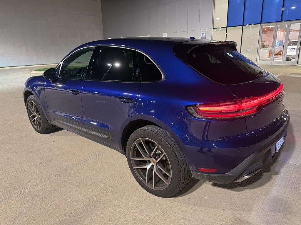 2023 Porsche Macan Base photo 3