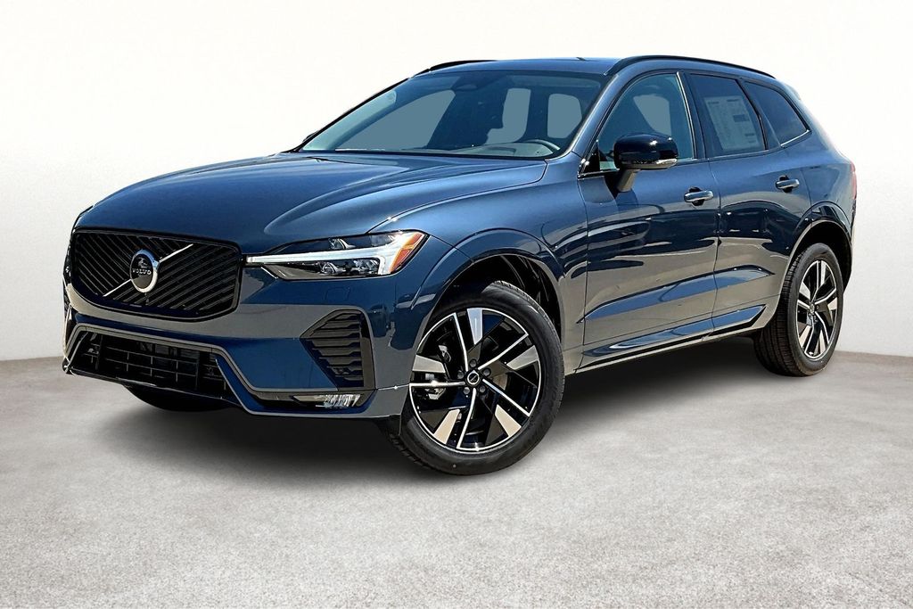 2026 Volvo XC60 B5 Core photo 2