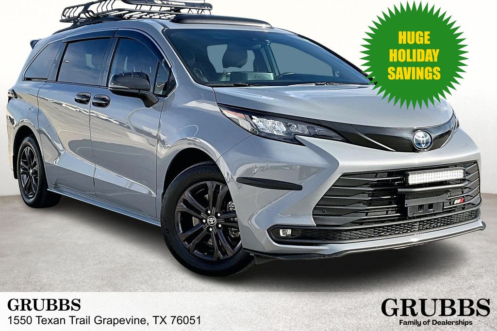 2024 Toyota Sienna Woodland Edition's photo