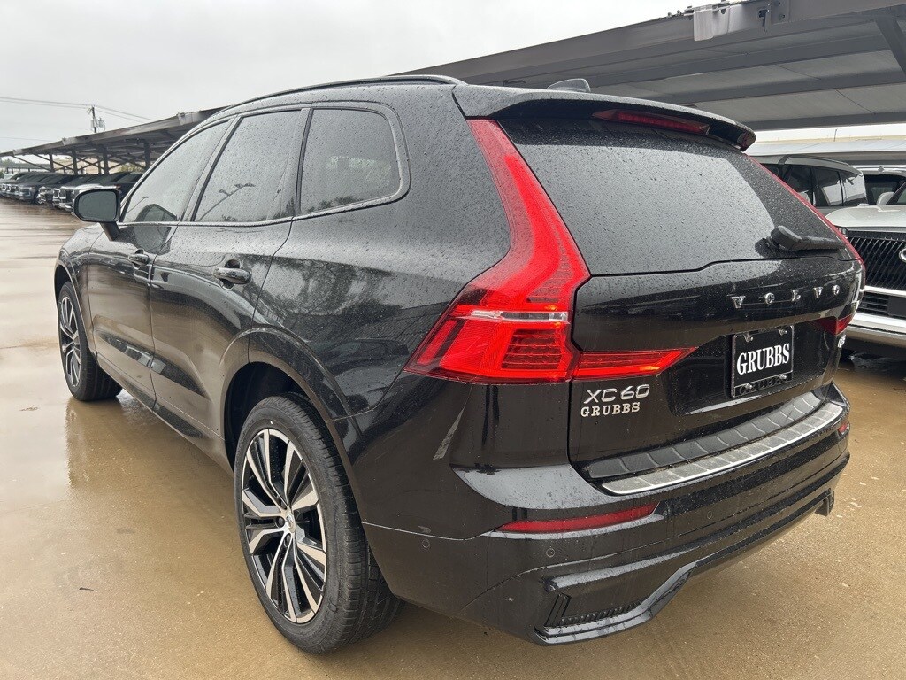 2025 Volvo XC60 B5 Plus photo 3