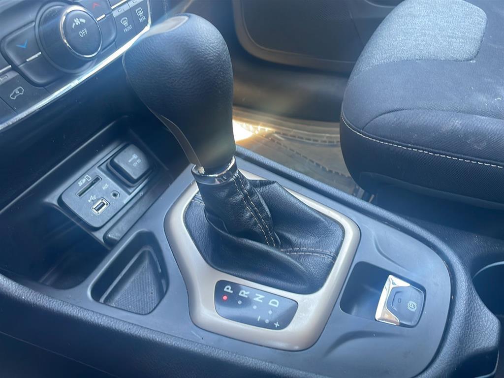 2014 Jeep Cherokee Latitude photo 4