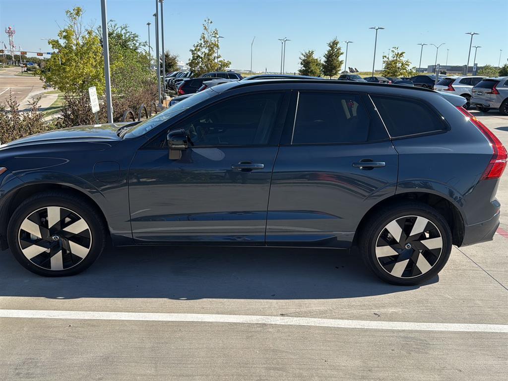 2024 Volvo XC60 Recharge Hybrid Plus photo 3