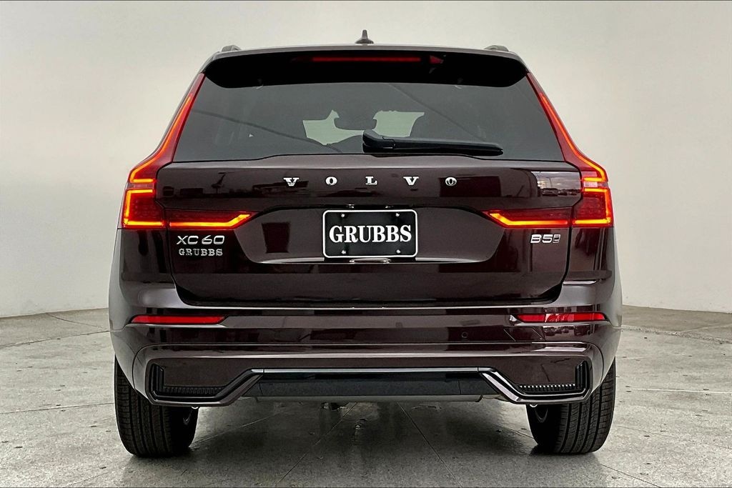 New 2026 Volvo XC60 B5 Core SUV