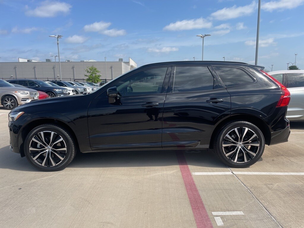 2025 Volvo XC60 B5 Plus photo 4
