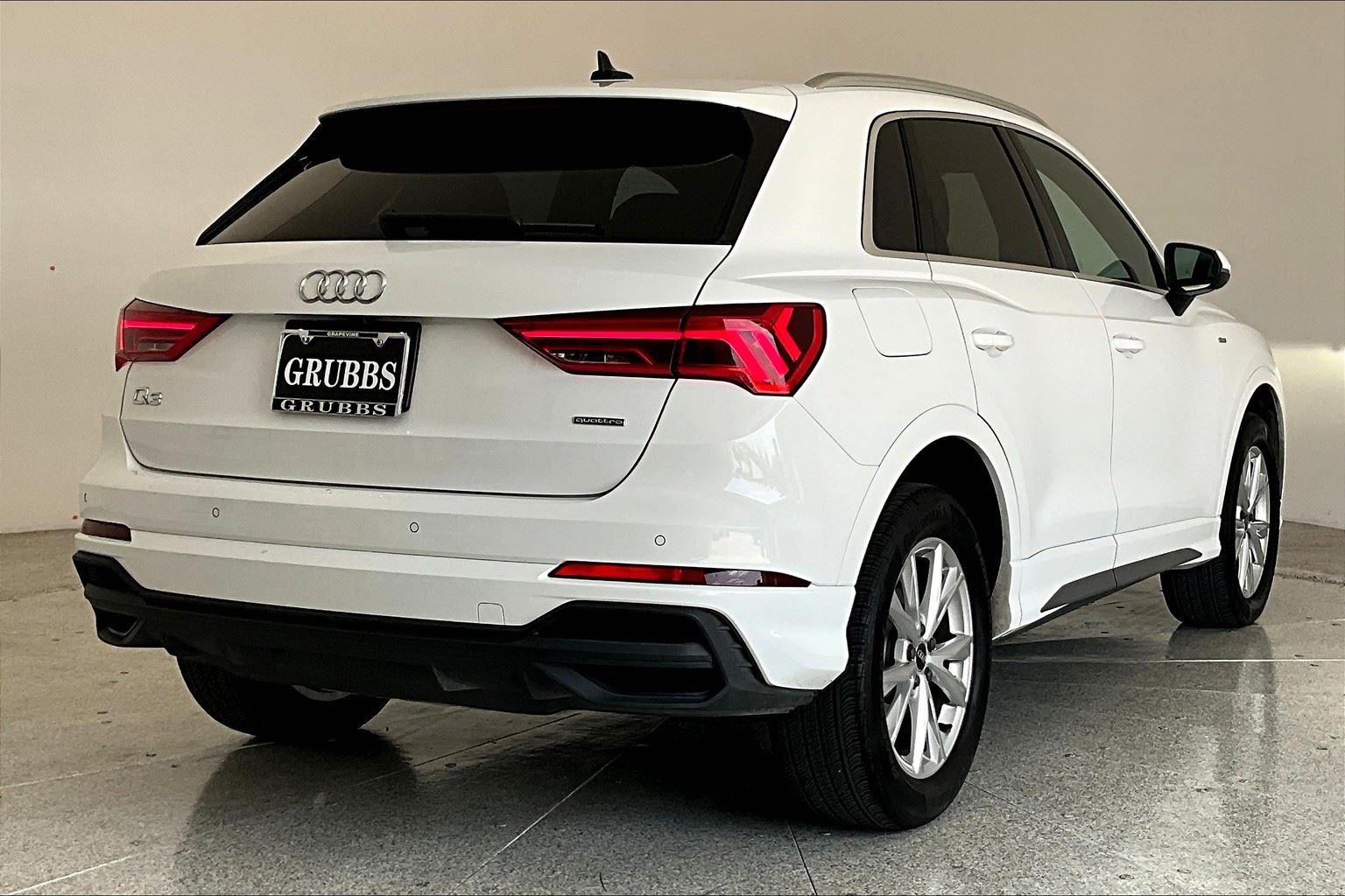 2025 Audi Q3 S line Premium photo 2