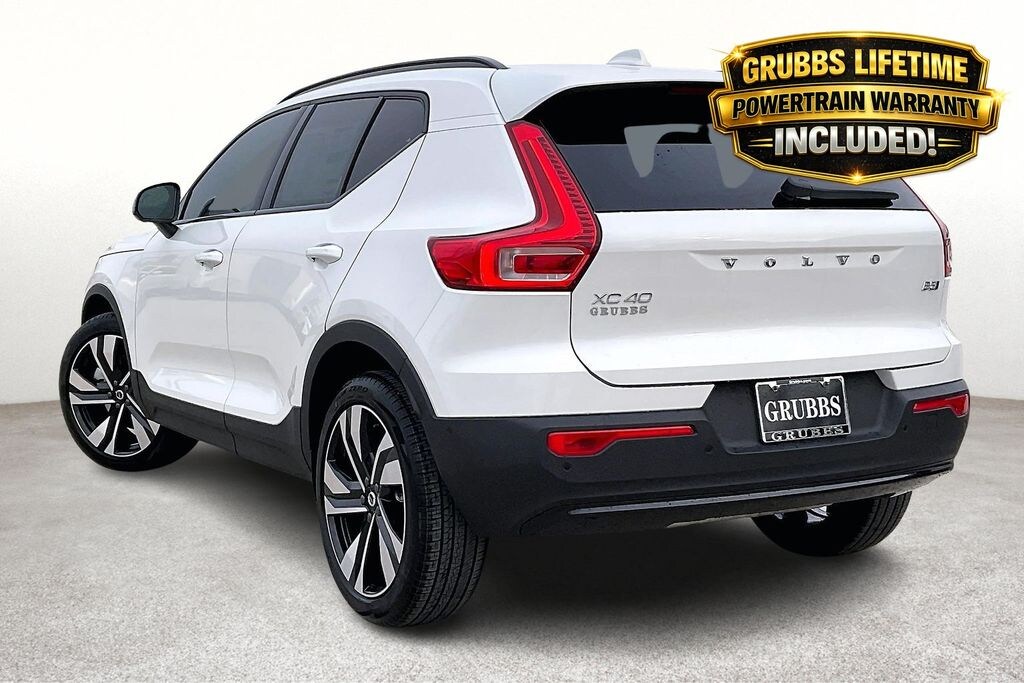 New 2026 Volvo XC40 B5 Ultra SUV