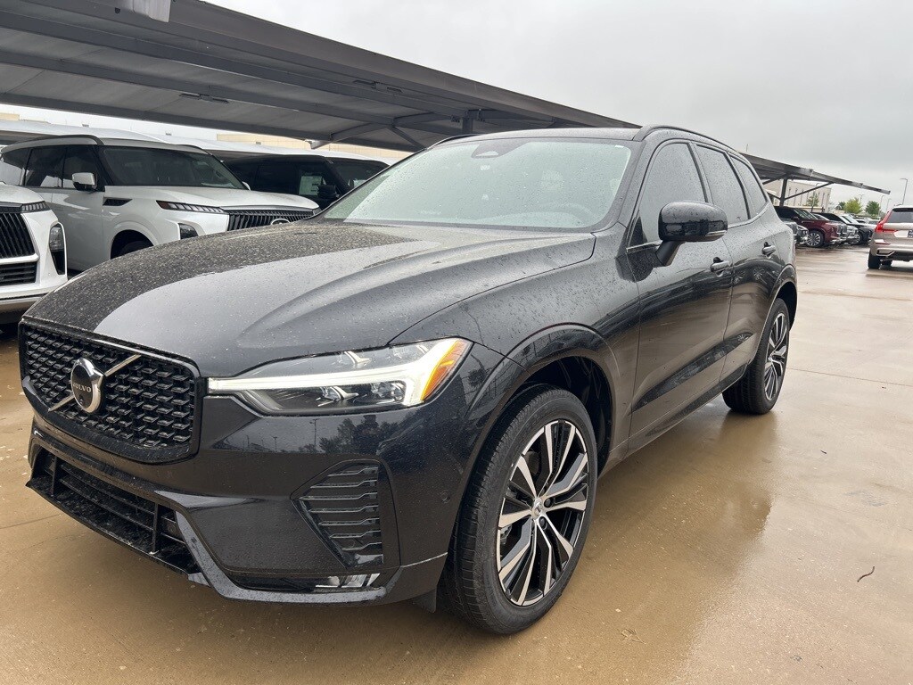 2025 Volvo XC60 B5 Plus photo 2